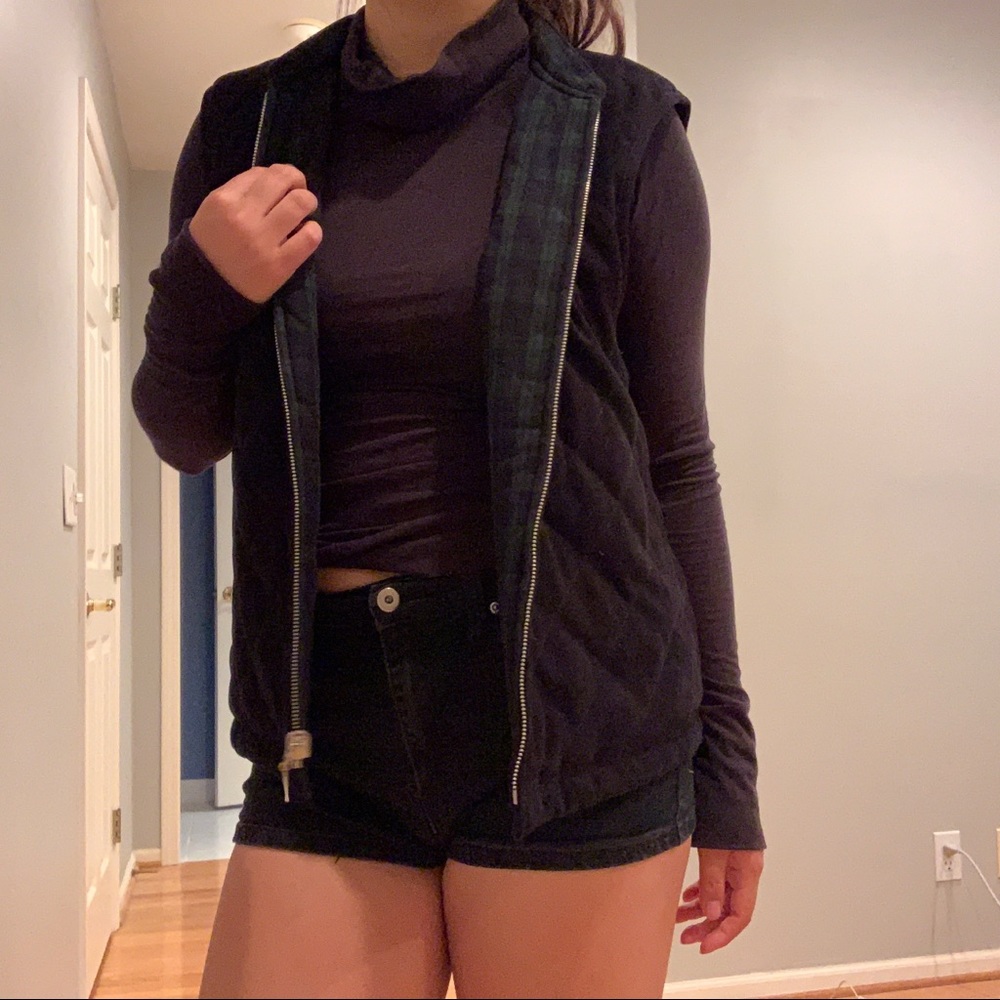 Reversible quilted vest black/green tartan